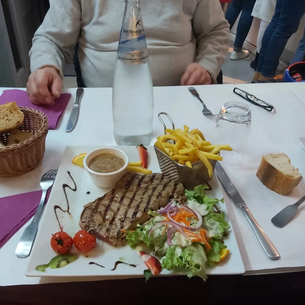 Faux Filet Montbéliard Sauce Bercy Et Son Eau Gazeuse San Benedetto